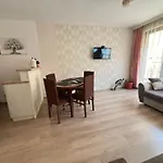 Okolchitsa - Stylish And Cozy Lägenhet *