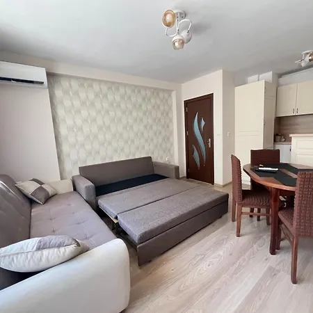 Okolchitsa - Stylish And Cozy * ヴァルナ