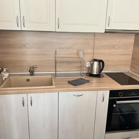 Okolchitsa - Stylish And Cozy * ヴァルナ