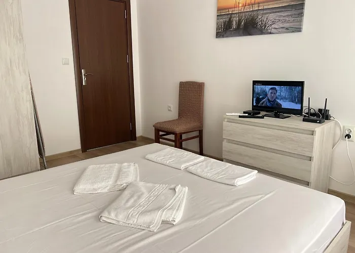 Okolchitsa - Stylish And Cozy * ヴァルナ