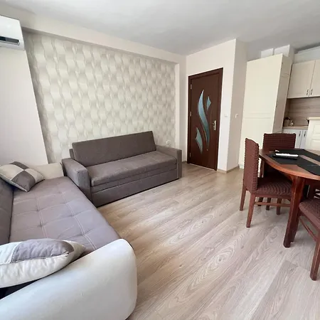 Okolchitsa - Stylish And Cozy Apartment