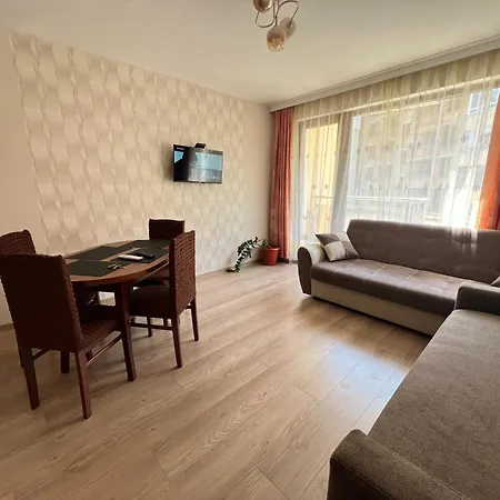 Apartment Okolchitsa - Stylish And Cozy *