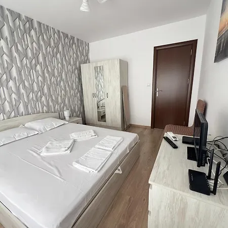 Okolchitsa - Stylish And Cozy * Βάρνα