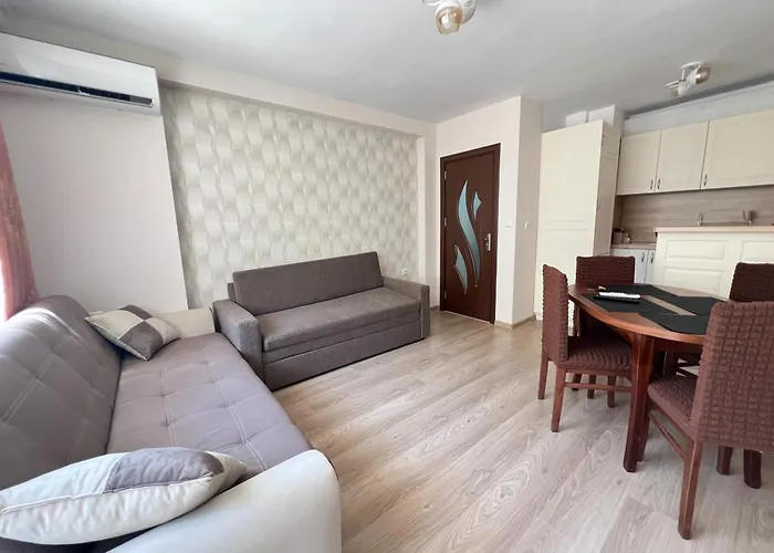 Okolchitsa - Stylish And Cozy Apartment *