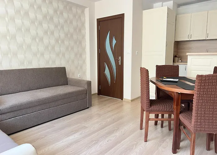 Okolchitsa - Stylish And Cozy Warna